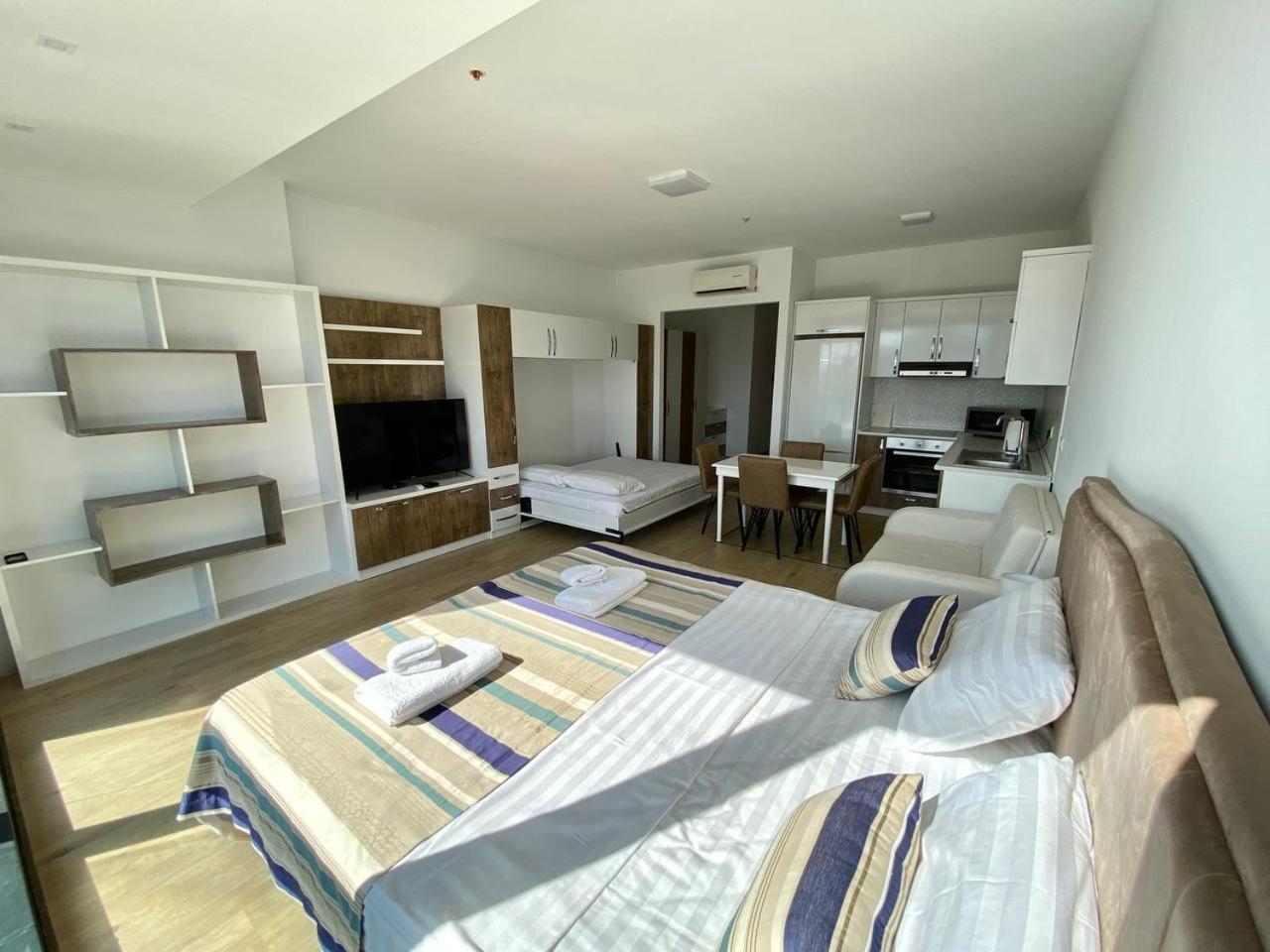 Apartments With Sea And Mountain Views, Portа Batumi Tower Eksteriør billede