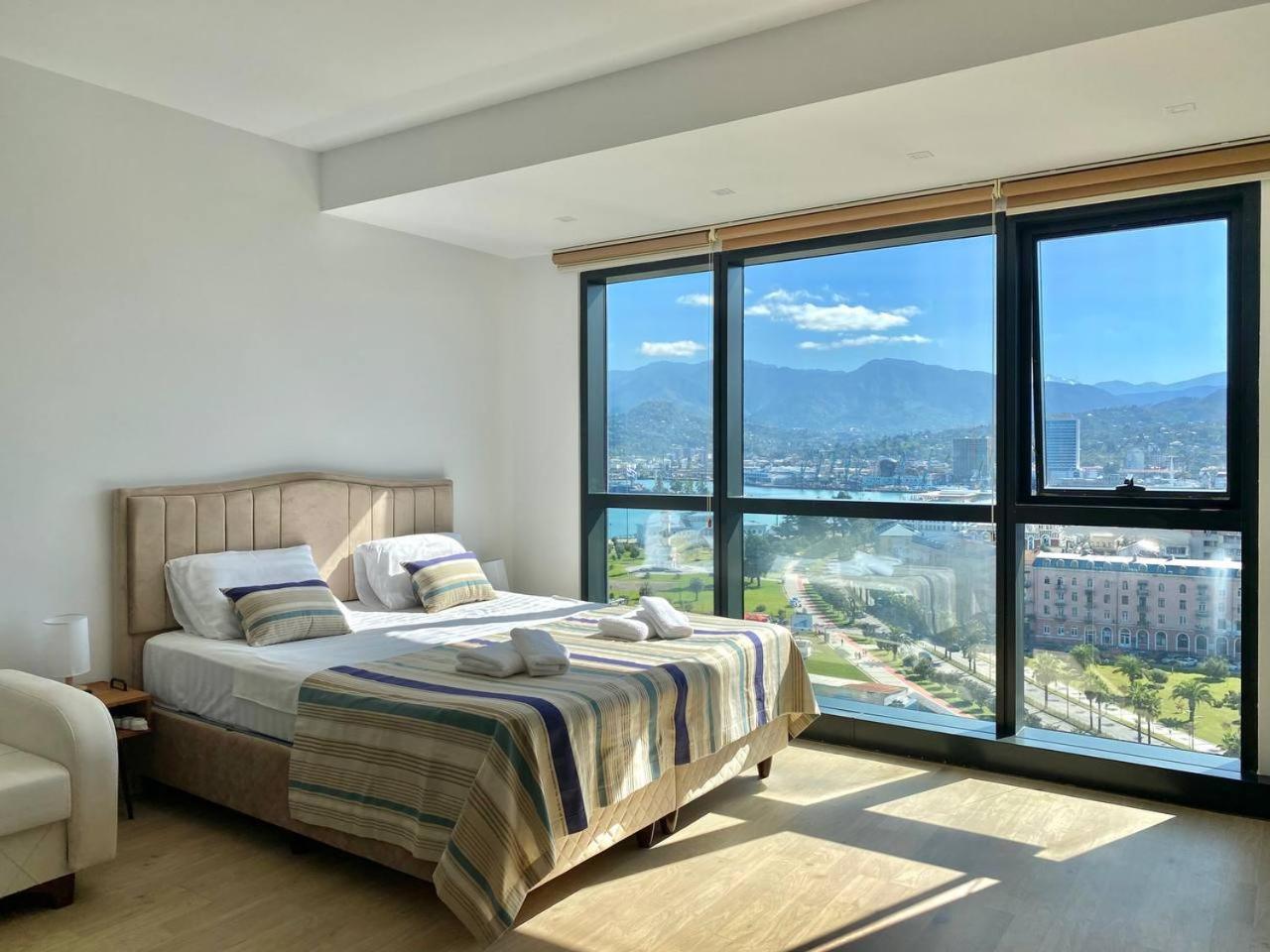 Apartments With Sea And Mountain Views, Portа Batumi Tower Eksteriør billede